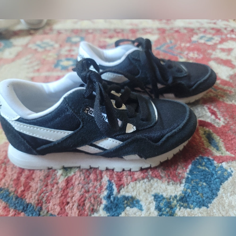 Classic Reeboks - Picture 2 of 4